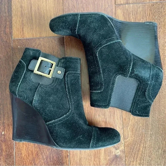 Tory Burch Suede Ankle Boots Wedge Heel Black Leather Gold Buckle Womens 9 - Picture 4 of 11